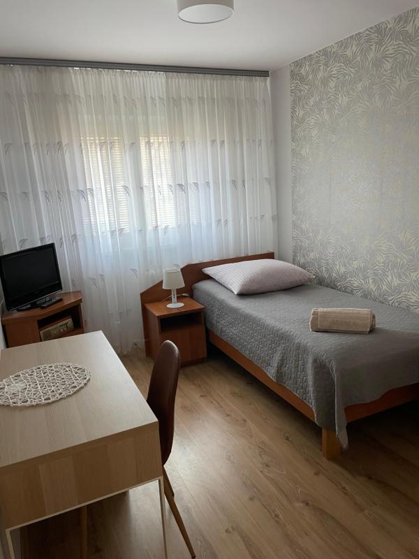 Single Room with Private Bathroom image 4