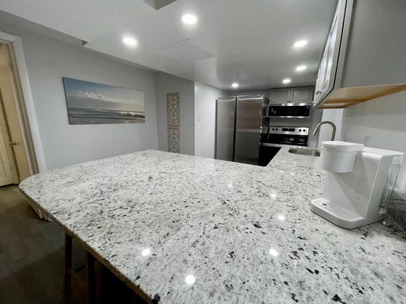 One-Bedroom Apartment image 4