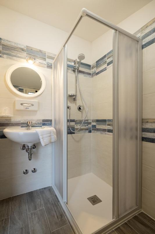 Single Room with Private Bathroom image 4