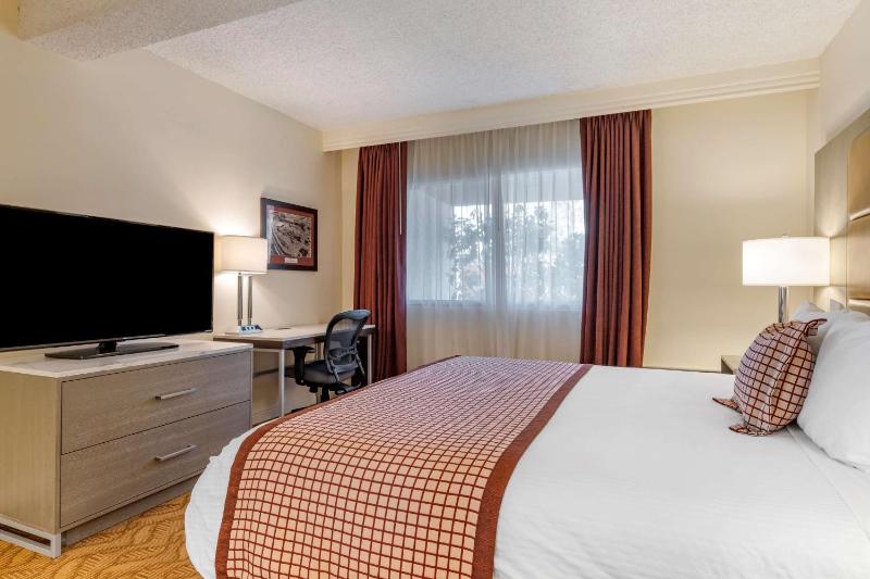 King Suite with Sofa Bed and Patio - Ground Floor/Non-Smoking image 4