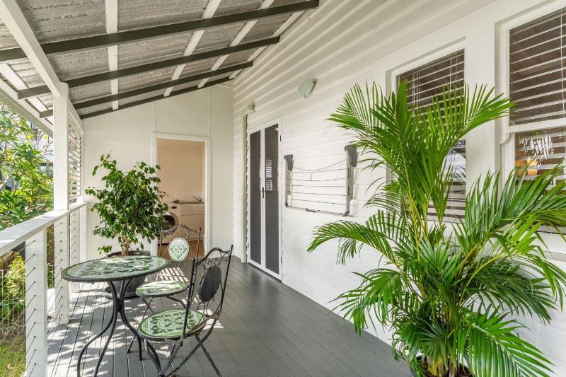 High Three - Charming Beachside Retreat in the Heart of Yamba - Holiday Yamba - image 3
