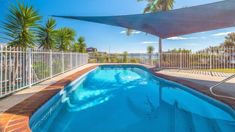 Peninsula Court Unit 1 - Waterfront Holiday Apartment with Pool & River Views - Holiday Yamba - image 16