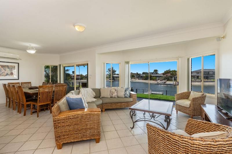 Ponderosa - Pet-Friendly Waterfront Luxury with a Private Pontoon - Holiday Yamba - image 1