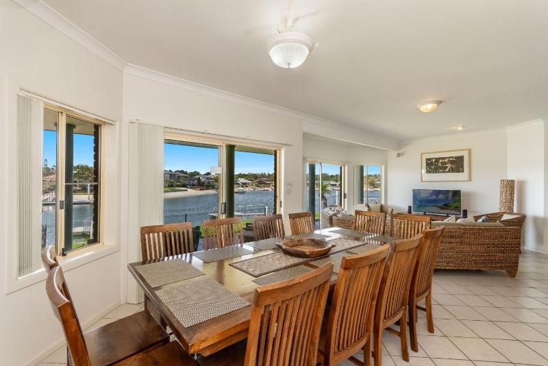 Ponderosa - Pet-Friendly Waterfront Luxury with a Private Pontoon - Holiday Yamba - image 15
