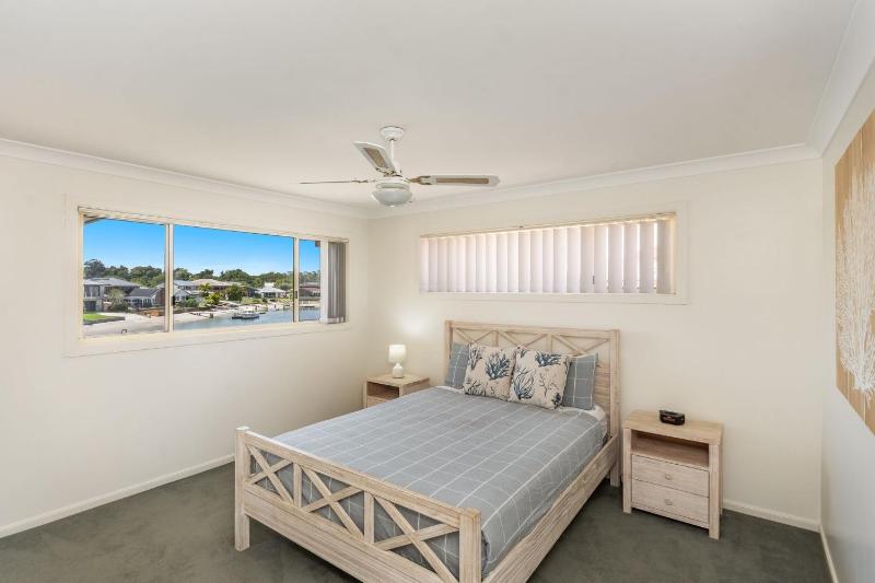Ponderosa - Pet-Friendly Waterfront Luxury with a Private Pontoon - Holiday Yamba - image 9