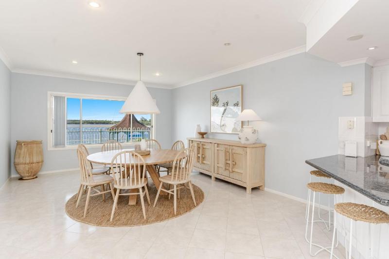 Salty Dayz - Designer Waterfront with Private Pontoon & Pool - Holiday Yamba - image 20