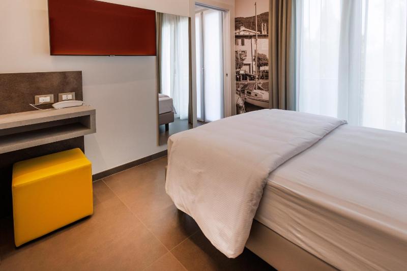Single Room image 4