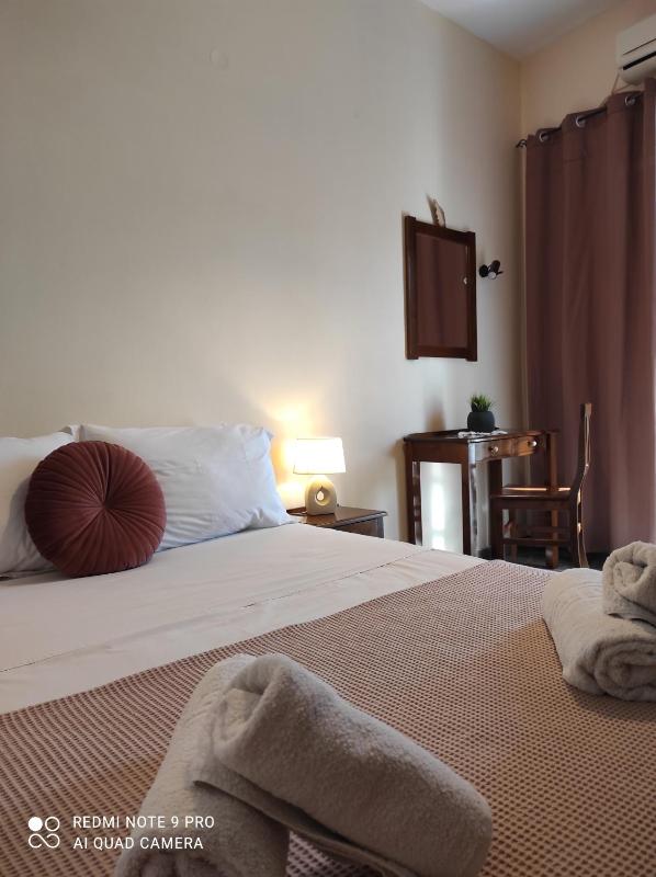 Twin Room with Balcony image 3