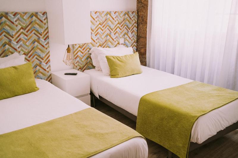 Twin Room image 1