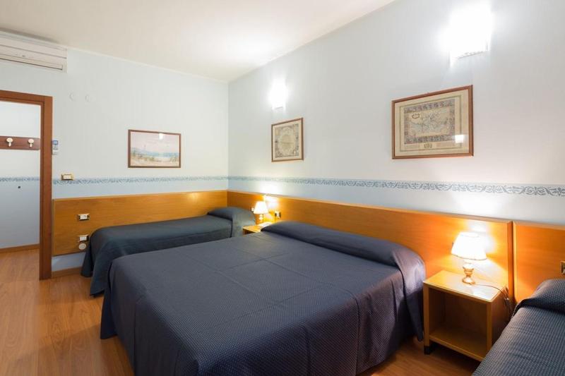 Quadruple Room image 4