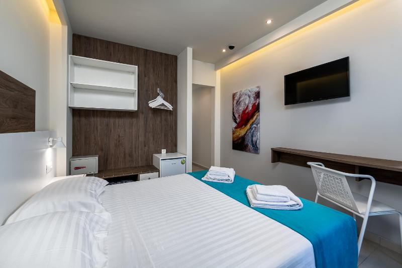 Superior Double Room image 3