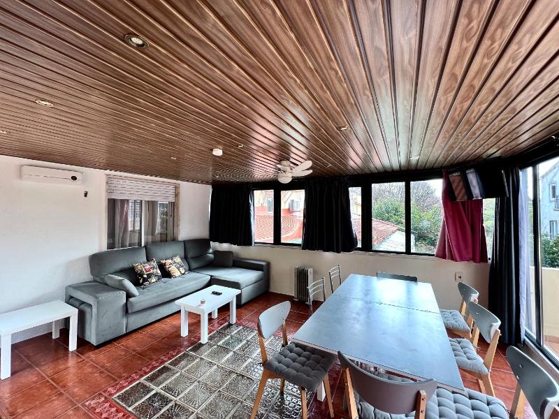 Three-Bedroom Apartment -  Rua Marcos Portugal, 29 image 3
