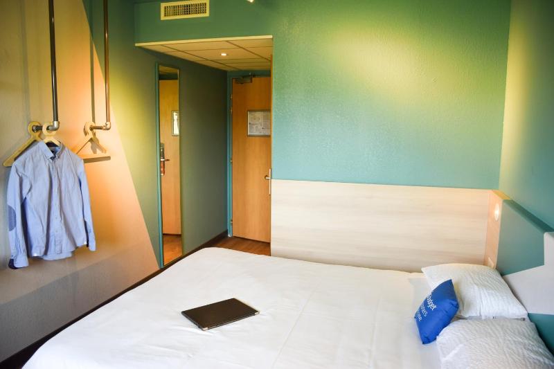 Standard Double Room image 1
