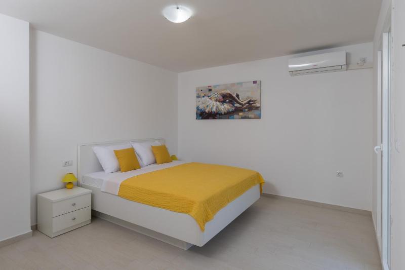 Standard One Bedroom Apartment image 4
