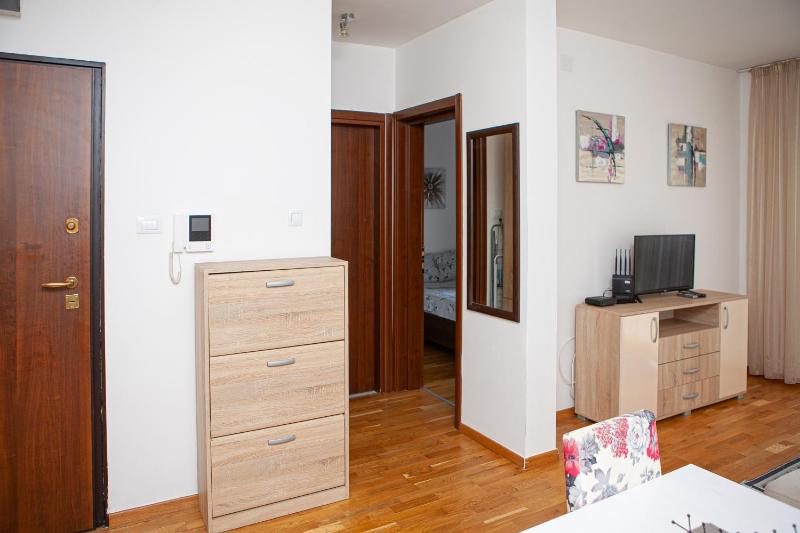 Apartments LORA Cetinjska18 - image 15