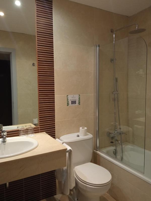 Single Room image 3