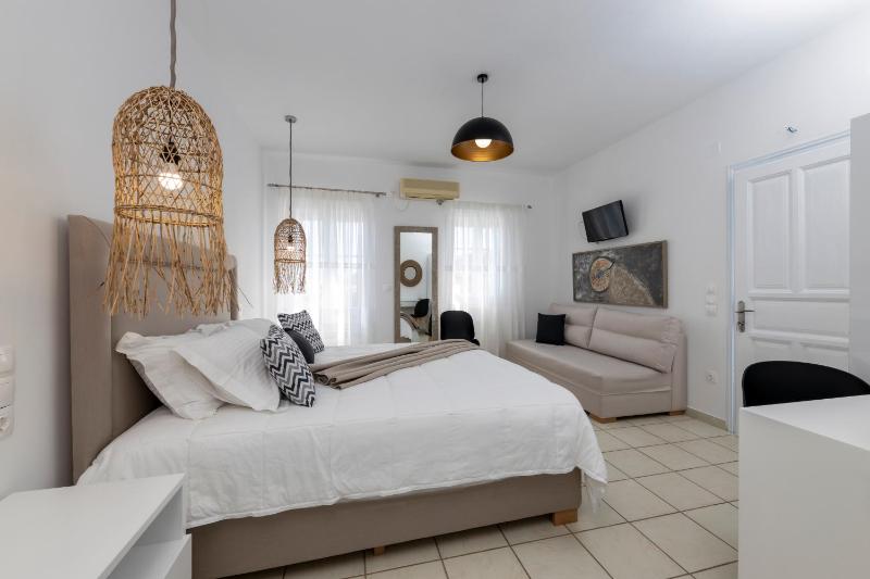 Studio with Sea View image 1
