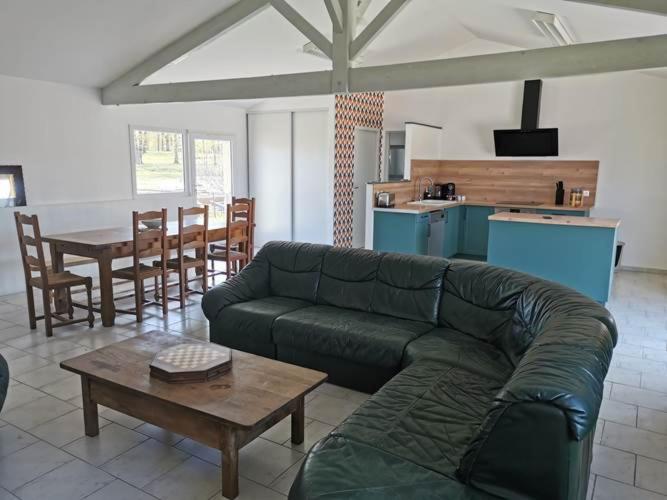 Two-Bedroom House image 4