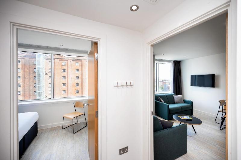 One-Bedroom Apartment - Sleeps 4 image 4