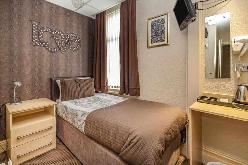 Cherry Tree House - image 8