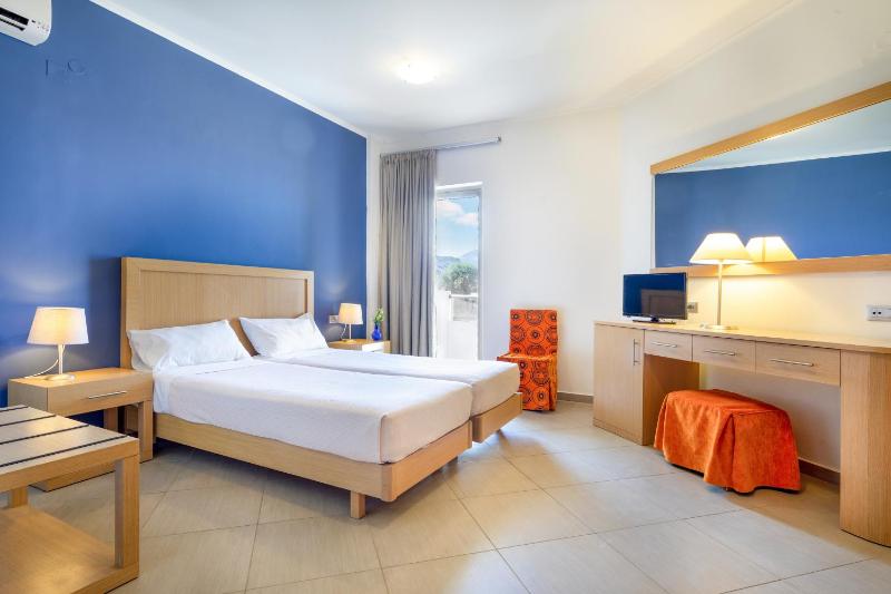 Double or Twin Room with Side Sea View image 3