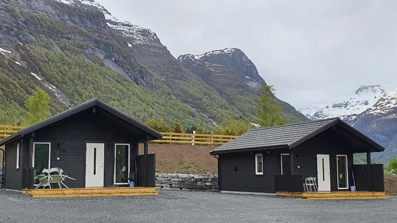 One-Bedroom Cottage image 1