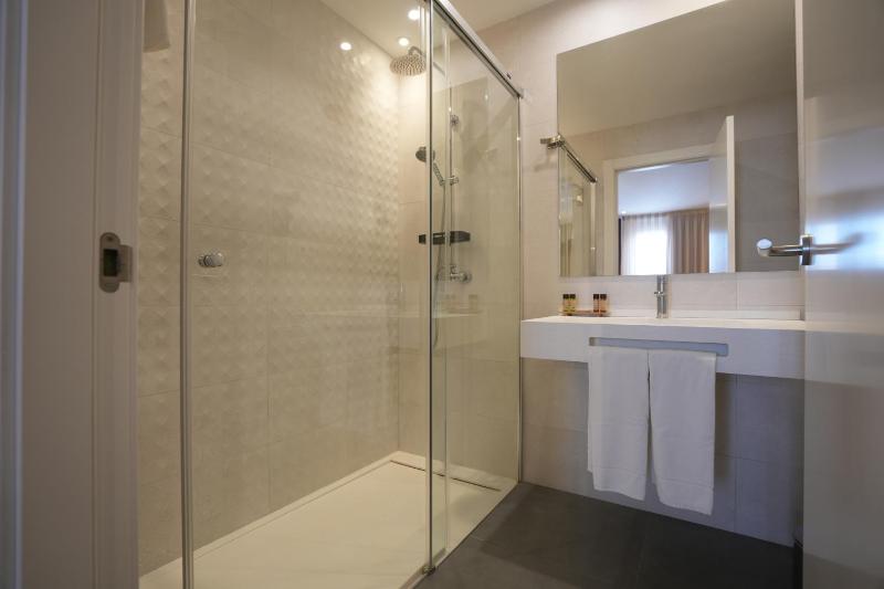 Superior Double or Twin Room with Terrace image 2