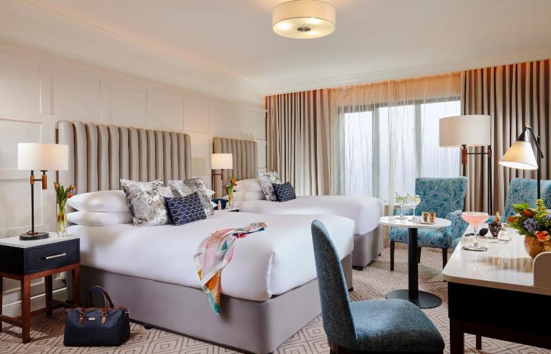 Superior Twin Room image 2