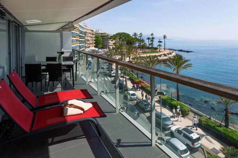 Mediterranean Apartment with Terrace Sea View image 3