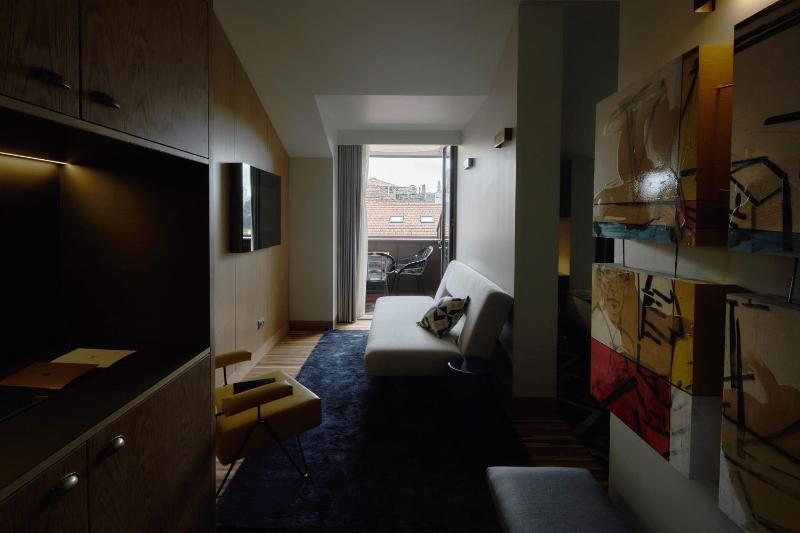 Superior Suite image 2