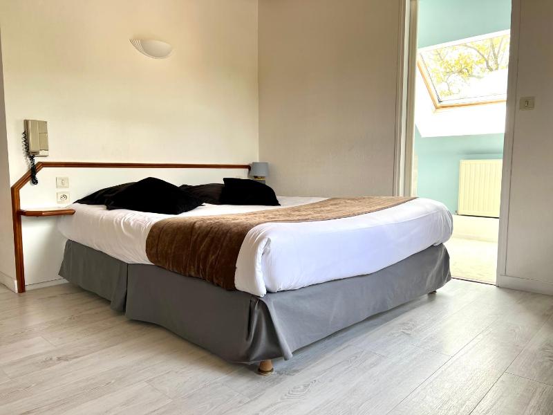 Quadruple Room image 3