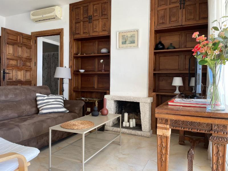 Apartamentos La Roca Rentals - image 9