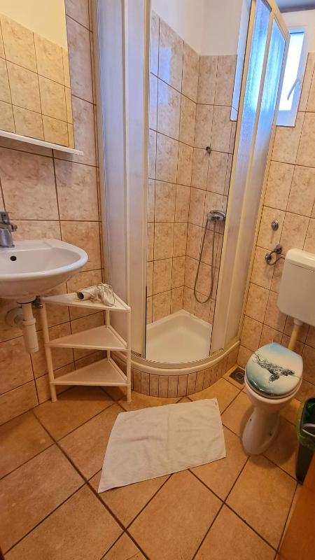 Triple Room with Balcony image 3
