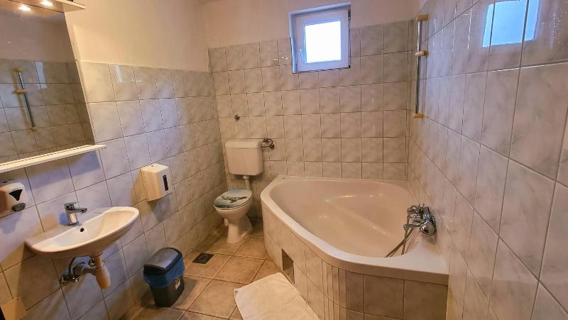 Double Room with Balcony image 2