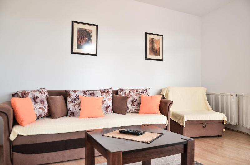 Studio with Mountain View image 3