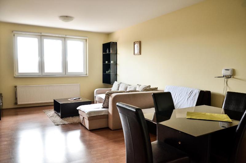 One-Bedroom Apartment image 1