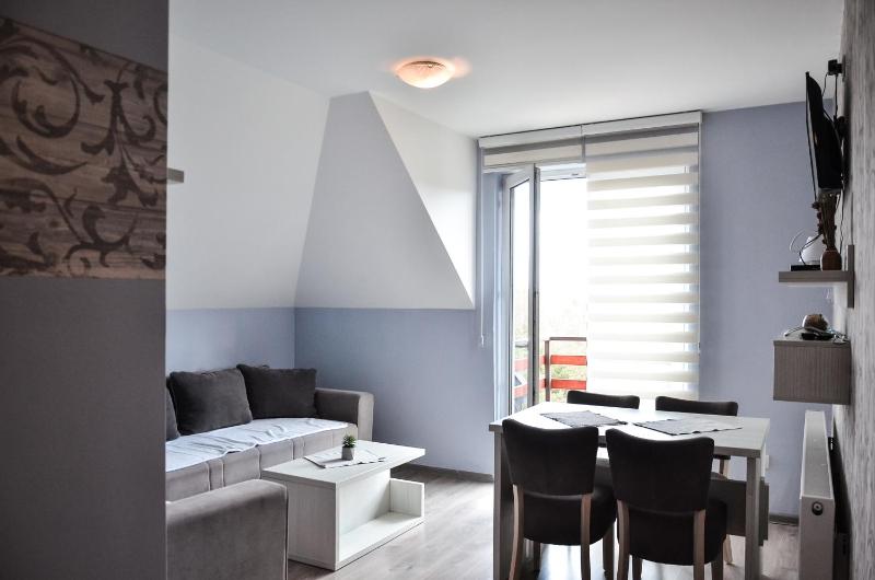 Apartment with Mountain View image 1