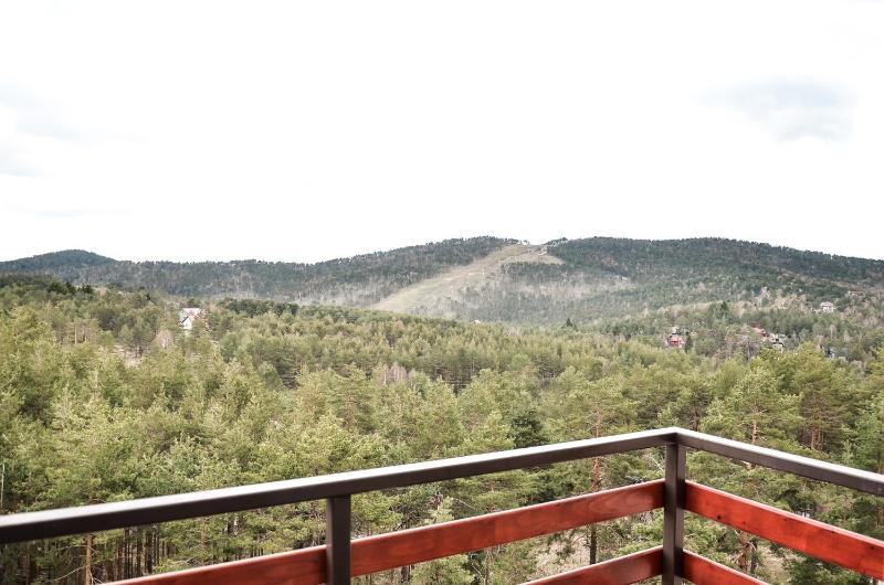 Apartment with Mountain View image 3