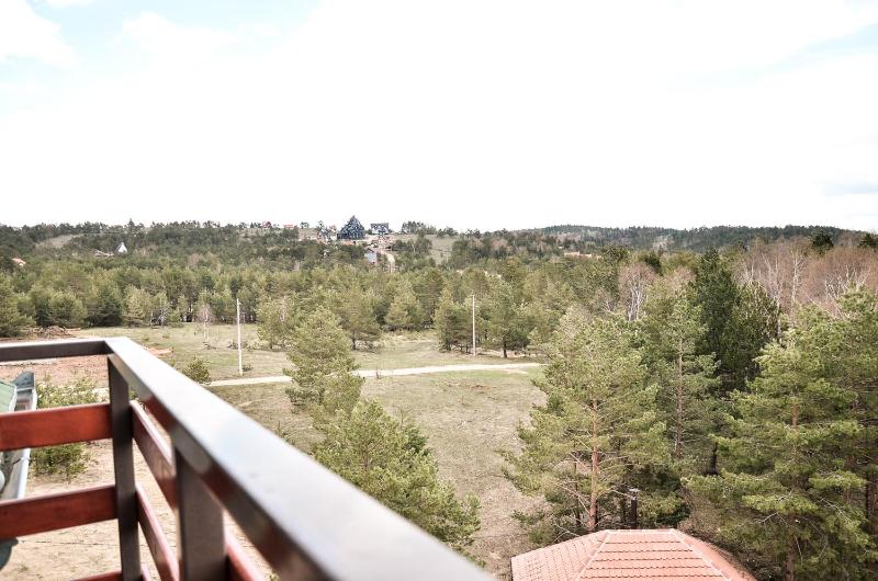Apartment with Mountain View image 2