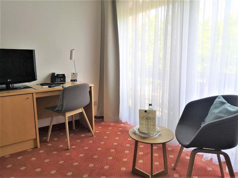 Single Room image 3