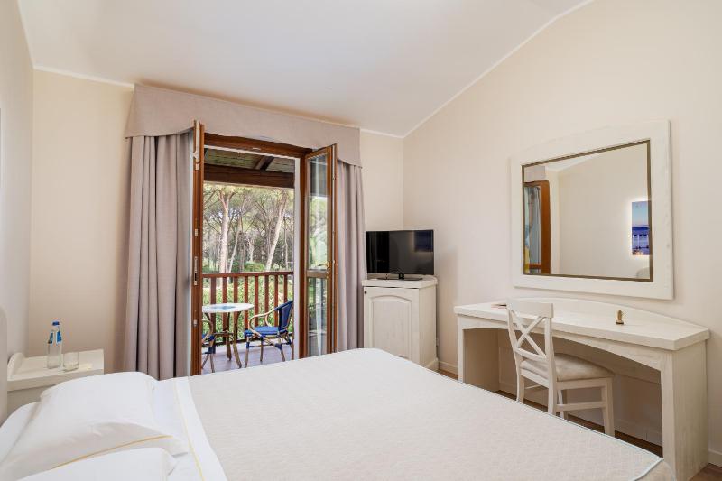 Double Room image 1
