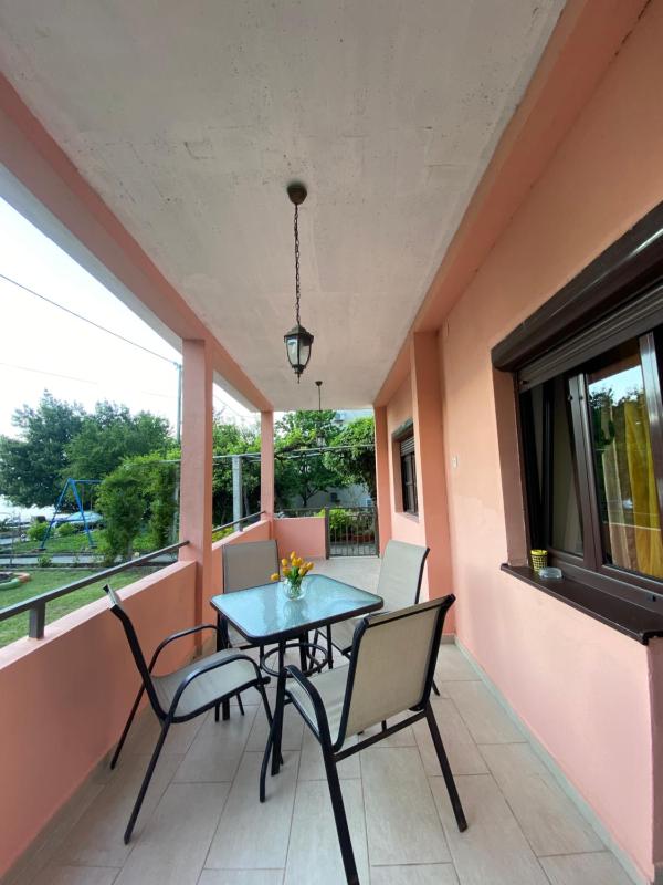 One-Bedroom Apartment with Terrace and Sea View image 2