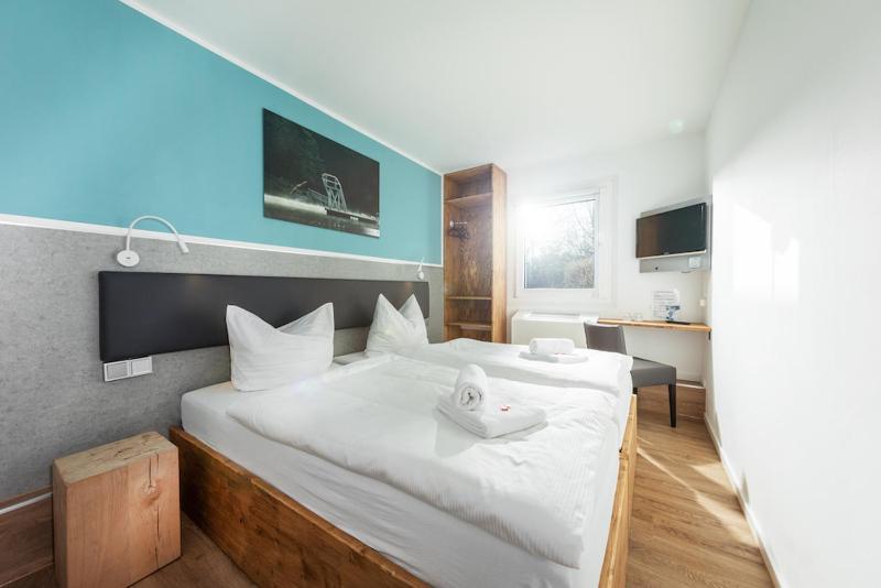 Superior Twin Room image 4