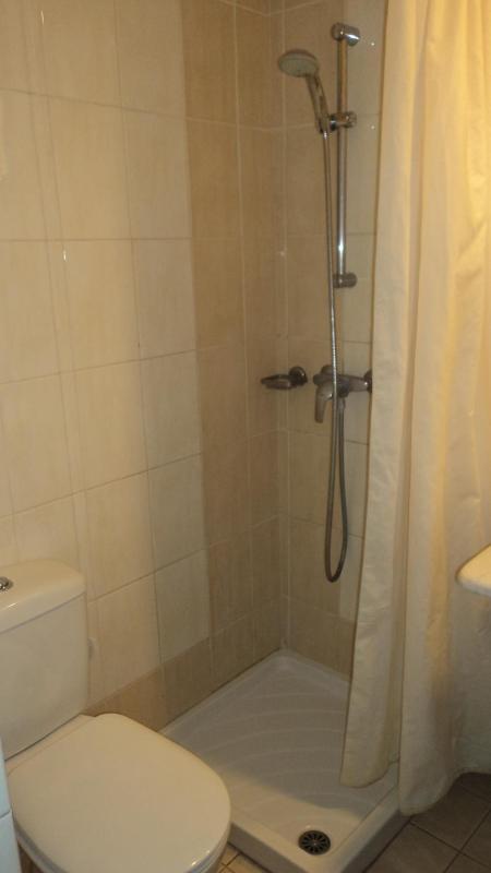Twin Room with Balcony image 4