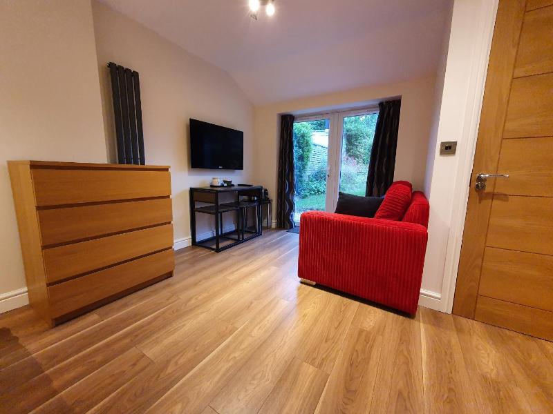 Studio Apartment image 3