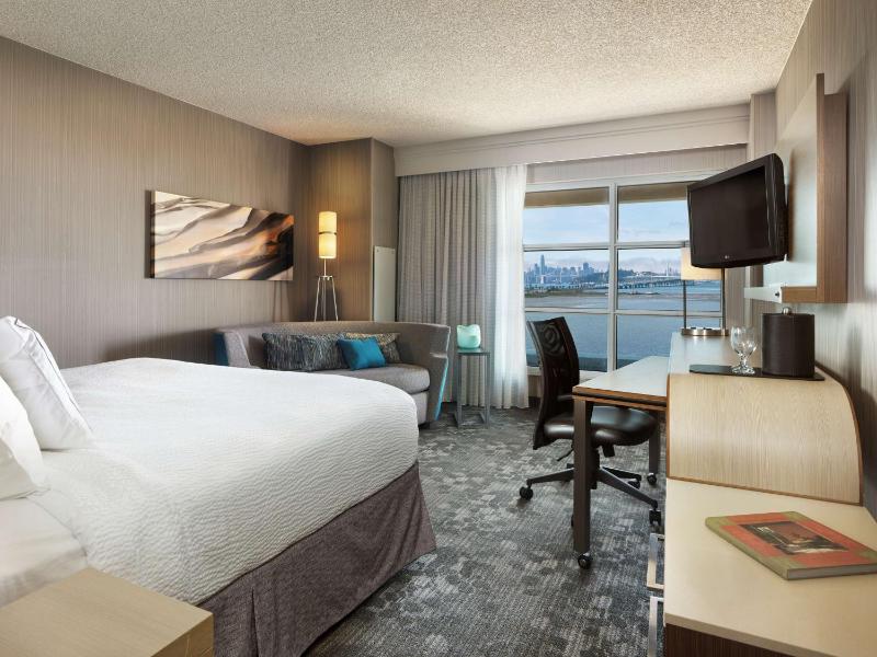 Bay View King image 1