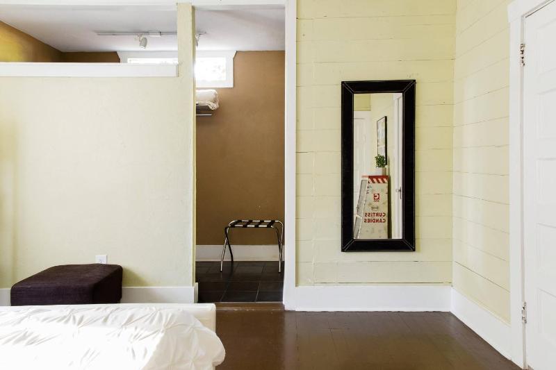 Peaceful Bungalow with Fenced Yard near Shops and Cafes - image 3