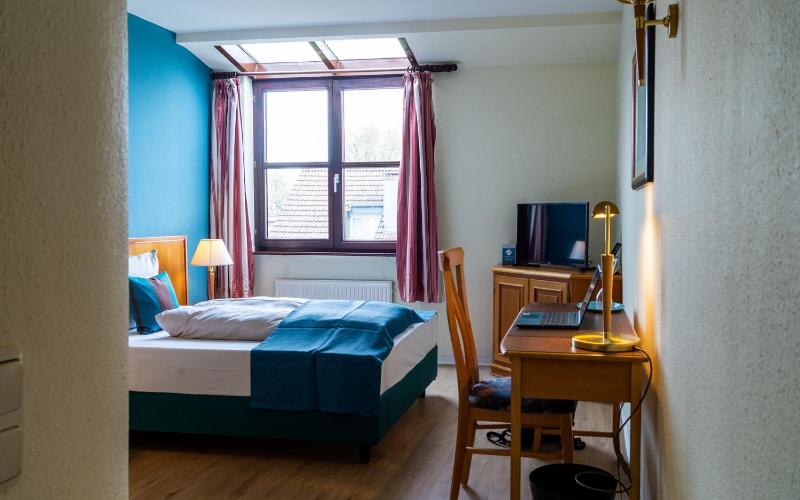 Standard Single Room image 3