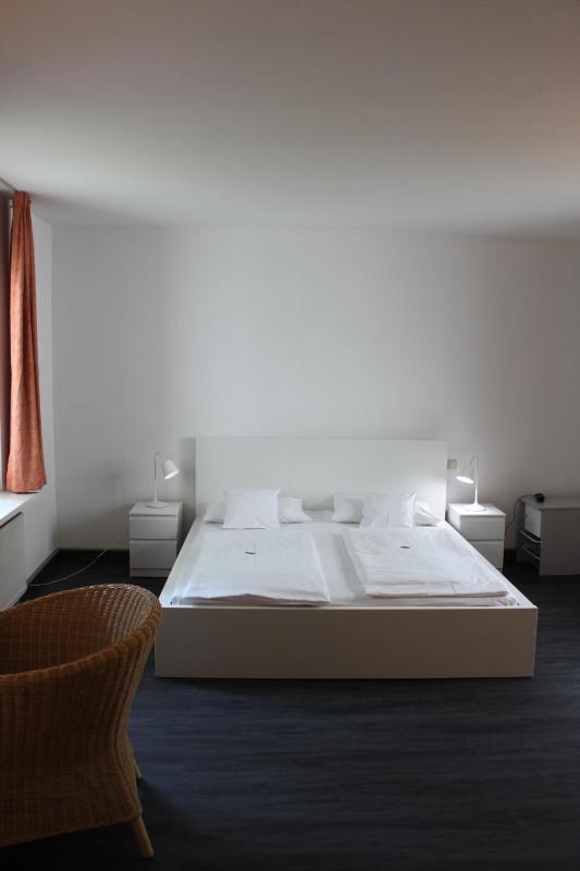 Standard Double Room image 3