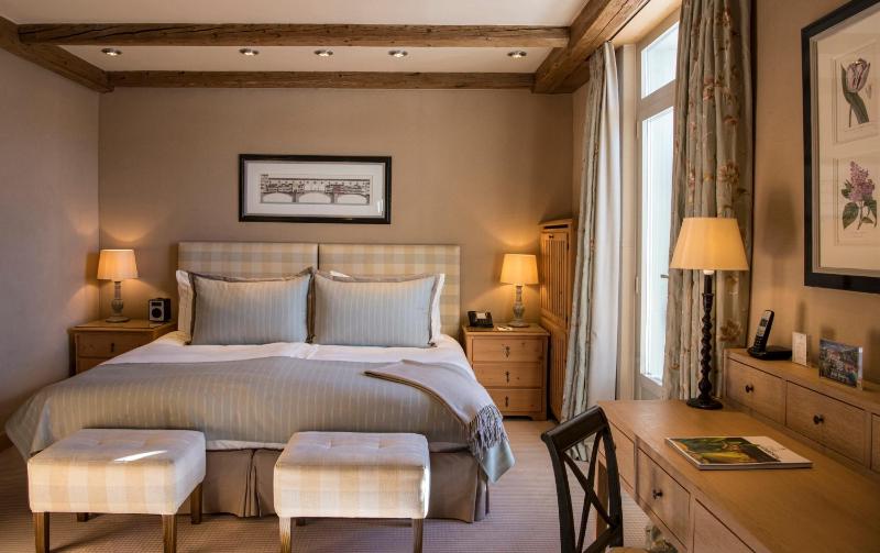 Deluxe Room Mountain View image 3